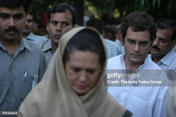 Congress president Sonia Gandhi with her son and law maker Rahul Gandhi at Nigambodh Ghat, New Delhi, India, to pay last respect to the body of...