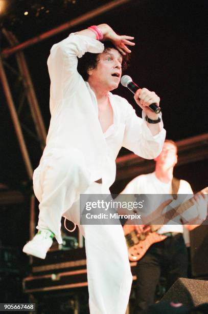 Cardiff's Big Weekend Summer Festival, Cardiff, Wales, 8th August 1998. Leo Sayer, singer on stage.