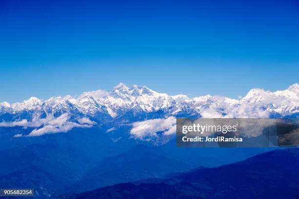 everest - jordi ramisa stock pictures, royalty-free photos & images