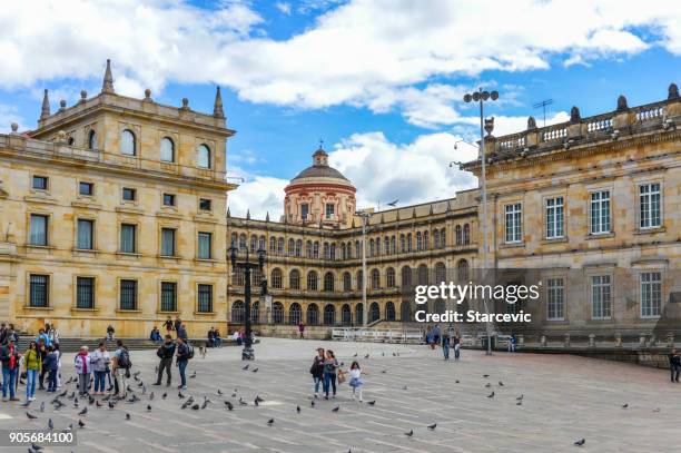 bolivar square - bogota, colombia - la candelaria bogota stockfoto's en -beelden