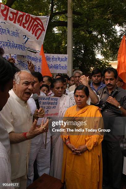 Uma Bharti, former Chief Minister Madhya Pradesh and President of Bharatiya Janshakti Party and Madan Lal Khurana, former Delhi CM courted arrest at...