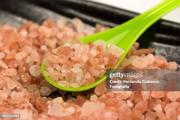 himalayan salt - epsom salts 個照片及圖片檔