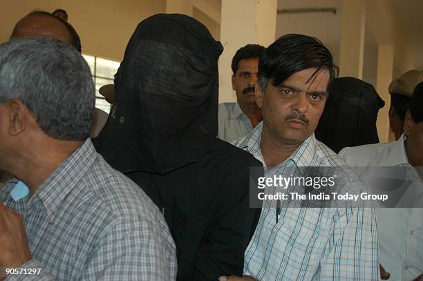 Al Qaeda suspected terrorists arrested in Mysore and brought to Bangalore for Brain mapping test, they are accompanied by DCP KT Balakrishna