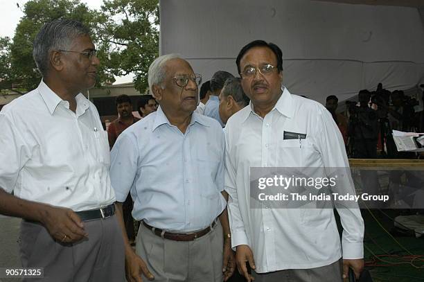 R Reddy 366 Raja Reddy Stock Photos, High-Res Pictures, and Images - Getty Images