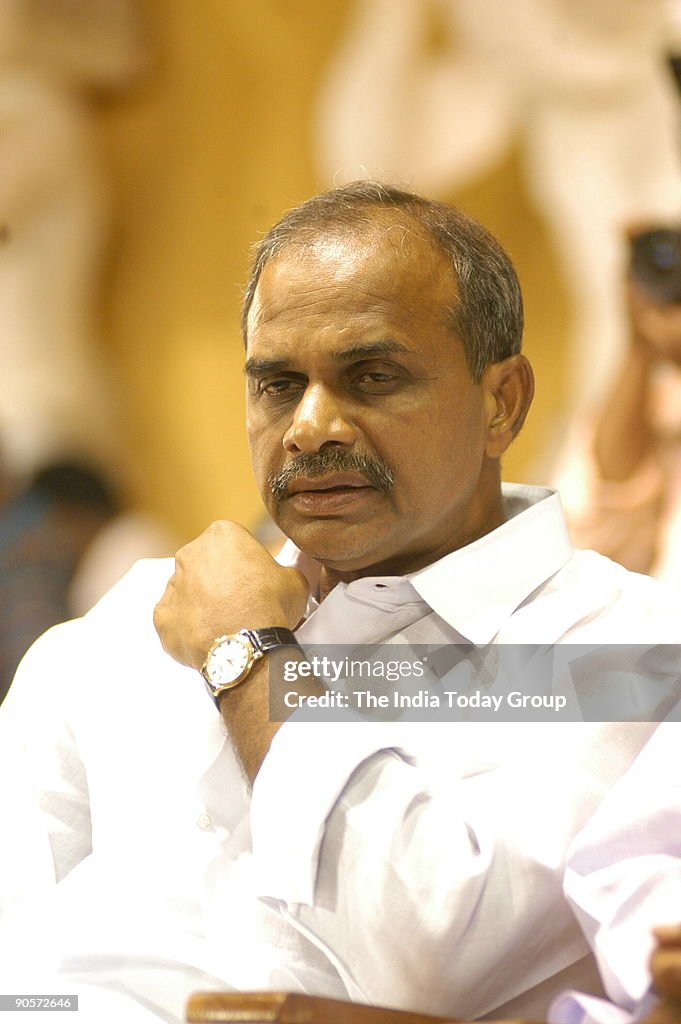 Dr YS Rajashekhara Reddy, Chief Minister of Andhra Pradesh at a Public Meeting held in Chennai to celebrate the 82nd Birthday of M Karunanidhi (DIGICAM-IT USED 14/11/2005)