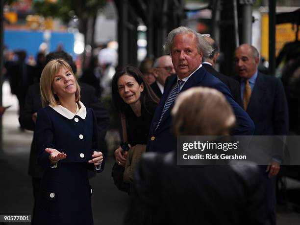 Anna Scott and Editor-in-Chief Vanity Fair Graydon Carter attends the funeral of Dominick Dunne at The Church of St. Vincent Ferrer on September 10,...