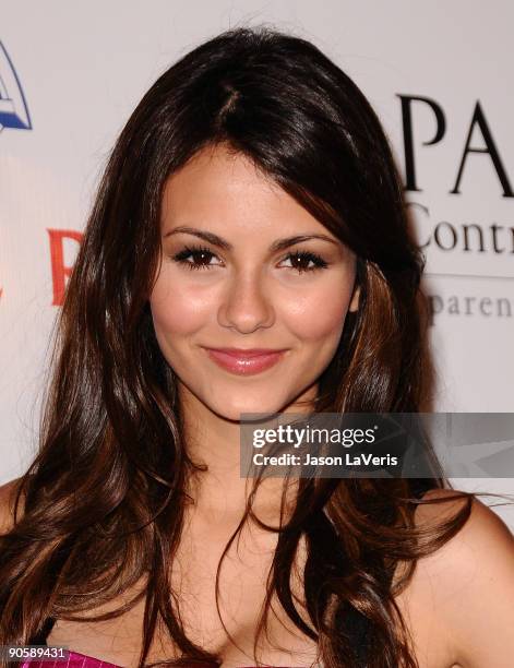 Actress Victoria Justice attends the Padres Contra El Cancer's 9th annual "El Sueno De Esperanza" benefit gala at the Hollywood Palladium on...