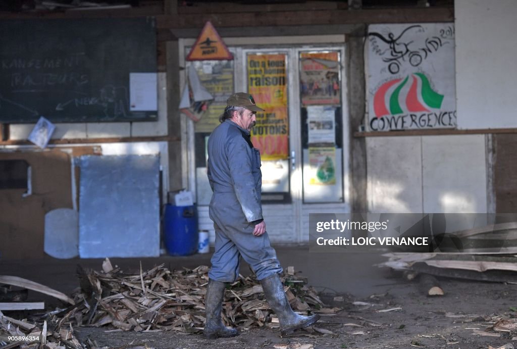 FRANCE-GOVERNMENT-TRANSPORT-AVIATION-POLICE-ENVIRONMENT-NDDL-ZAD