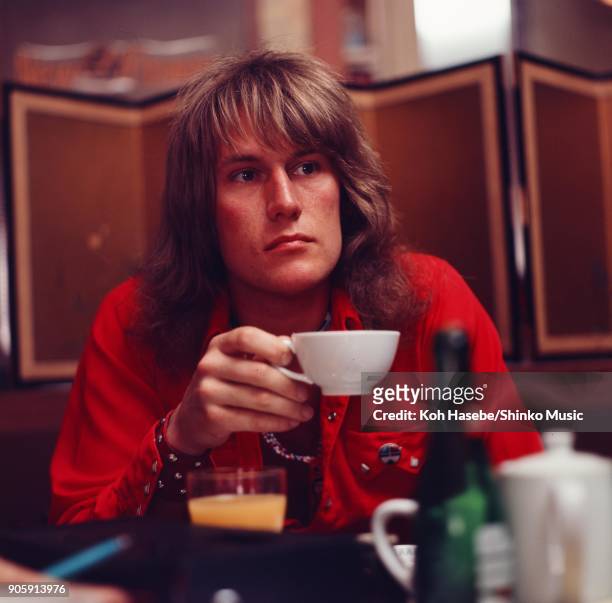 Ten Years After interviewed by Music Life magazine at a coffee shop, May 1972, Tokyo, Japan. Alvin Lee.