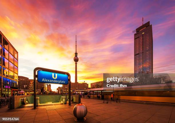 berlin sunset: alexanderplatz (germany) - alexanderplatz stock-fotos und bilder