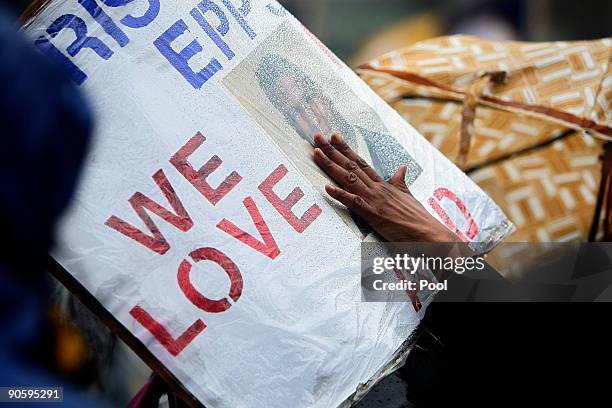 Man Signing Zero Using Hand Zero Hand Sign Photos and Premium High Res Pictures - Getty Images