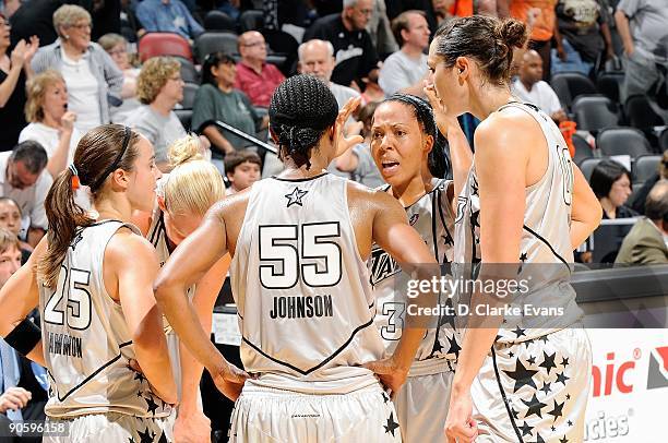 Helen Darling of the San Antonio Silver Stars talks to her teammates during the WNBA game against the Minnesota Lynx on September 1, 2009 at the AT&T...