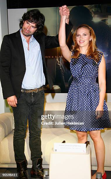 Pete Yorn and Scarlett Johansson attend the press conference for the launch of their new album 'Break up' at Le Bon Marche on September 11, 2009 in...