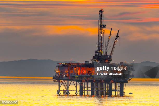 Oil Dig 1,099 La Oil Drilling Stock Photos, High-Res Pictures, and Images ...