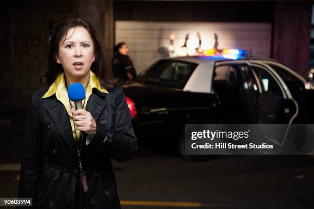 Reporting Scene Woman Reporting Crime Photos and Premium High Res Pictures - Getty Images