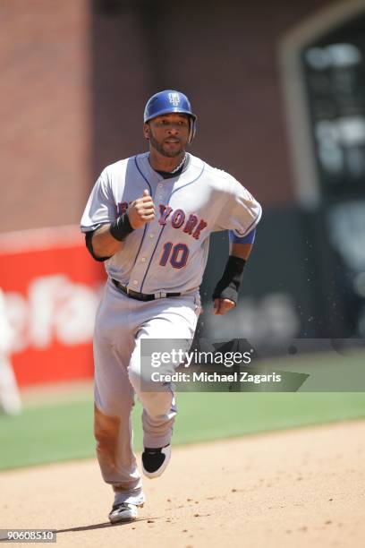 Gary Sheffield of the New York Mets runs the bases during the game against the San Francisco Giants at AT&T Park on May 16, 2009 in San Francisco,...