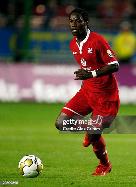 Georges Mandjeck of Kaiserslautern runs with the ball during the Second Bundesliga match between 1. FC Kaiserslautern and MSV Duisburg at the...
