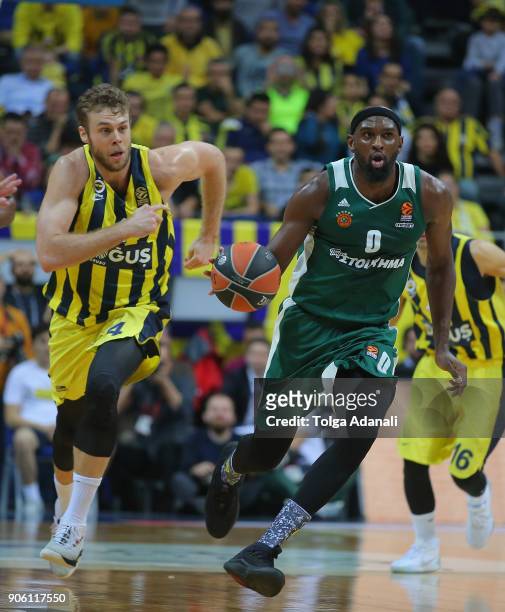 Chris Singleton, #0 of Panathinaikos Superfoods in action with Nicolo Melli, #4 of Fenerbahce Dogus during the 2017/2018 Turkish Airlines EuroLeague...