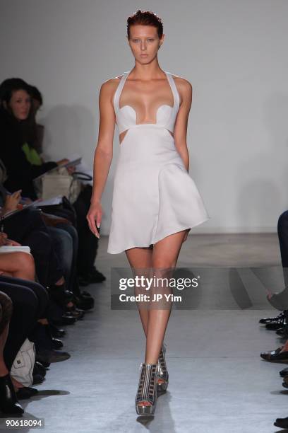 Model walks the runway wearing Cushnie Et Ochs during Mercedes-Benz Fashion Week Spring 2010 at Chelsea Art Museum on September 11, 2009 in New York...