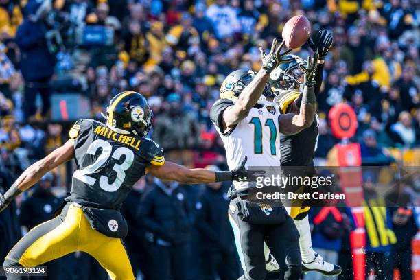 Joe Haden of the Pittsburgh Steelers breaks up a pass intended for Marqise Lee of the Jacksonville Jaguars during the second quarter of the AFC...