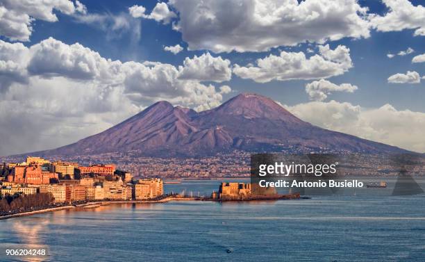 travelling in italy - maschio angioino stock pictures, royalty-free photos & images
