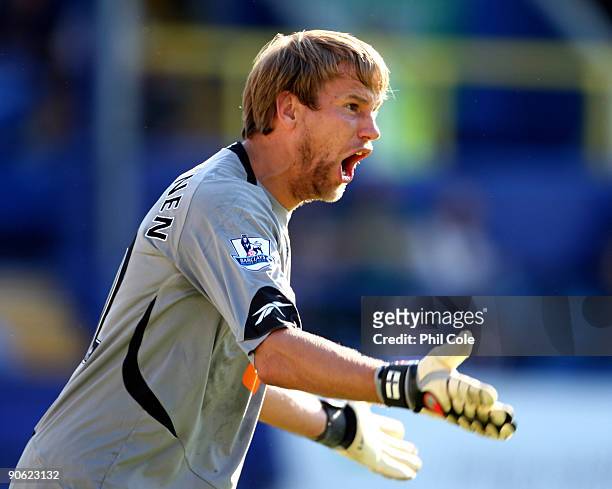 Jussi Jaaskelainen of Bolton Wanderers shouts during the Barclays Premier League match between Portsmouth and Bolton Wanderers at Fratton Park on...