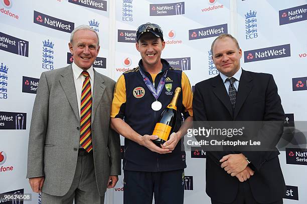 Brett Lee of Australia poses with his Player of the Match award with Derek Underwood and Stuart Kerr after the 4th NatWest One Day International...