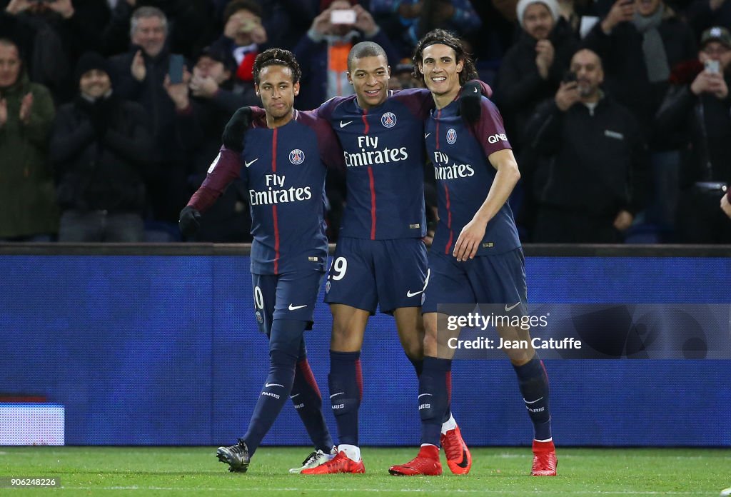 Paris Saint Germain v Dijon FCO - Ligue 1