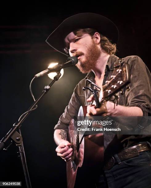 Colt Wall 291 Colter Wall Stock Photos, High-Res Pictures, and Images - Getty Images
