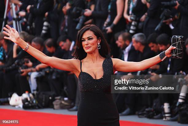 Maria Cucinotta 2009 Photos and Premium High Res Pictures - Getty Images