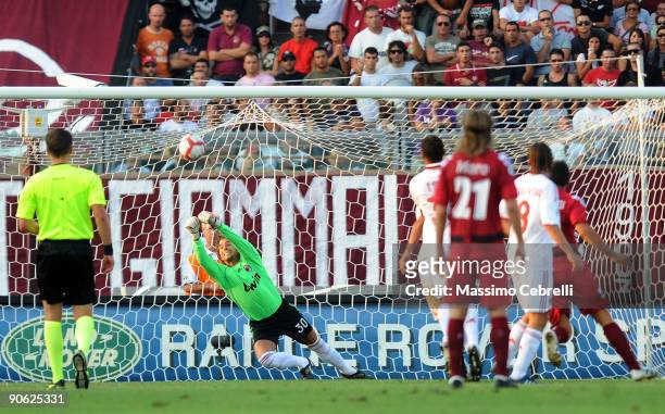 Marco Storari of AC Milan in action during the Serie A match between AS Livorno and AC Milan at Stadio Armando Picchi on September 12, 2009 in...