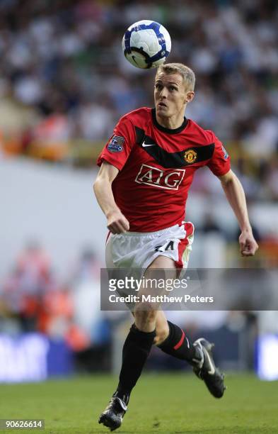 Darren Fletcher of Manchester United in action during the FA Barclays Premier League match between Tottenham Hotspur and Manchester United at White...