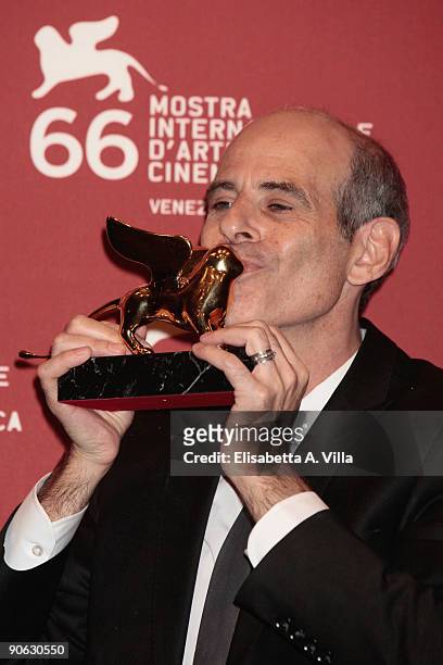 Director Samuel Maoz poses with the Golden Lion award he received for his film 'Lebanon' during the Closing Ceremony Photocall at the Sala Grande...
