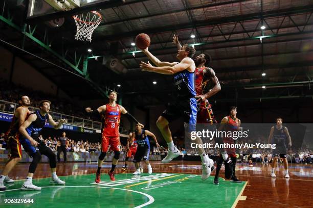 Kirk Penney of the Breakers goes up against Carrick Felix of United during the round 16 NBL match between the New Zealand Breakers and Melbourne...