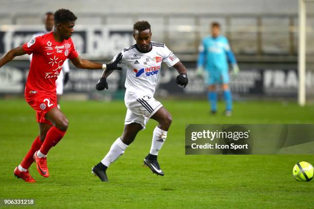 John steven of Amiens and MUKIELE Nordi of Montpellier during the Ligue 1 match between Amiens SC and Montpellier Herault SC at Stade de la Licorne...