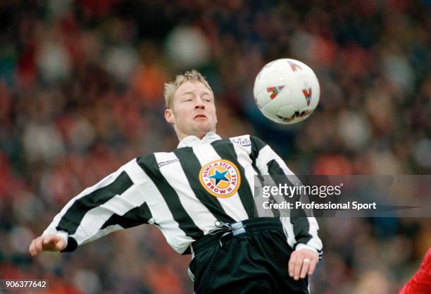 David Batty of Newcastle United in action during the FA Cup 3rd Round tie between Charlton Athletic and Newcastle United at The Valley on January 5,...