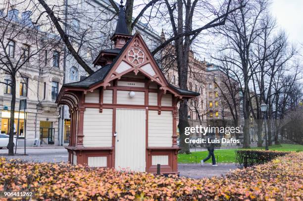 19th century wooden kiosk at helsinki´s esplanadi park - street promenade stock pictures, royalty-free photos & images