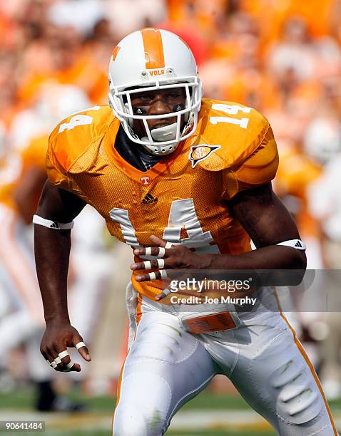 Eric Berry of the Tennessee Volunteers runs against the UCLA Bruins on September 12, 2009 at Neyland Stadium in Knoxville, Tennessee. The Bruins beat...