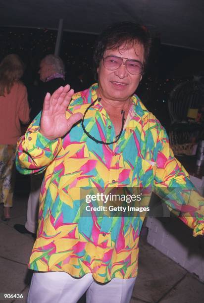 Singer Don Ho poses for the photographer at a Hawaiian party September 4, 2000 in Beverly Hills, CA.