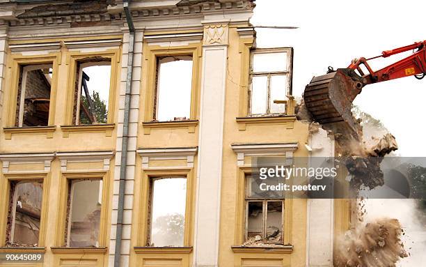 demolition 4 - demolition of florida sinkhole house continues stockfoto's en -beelden