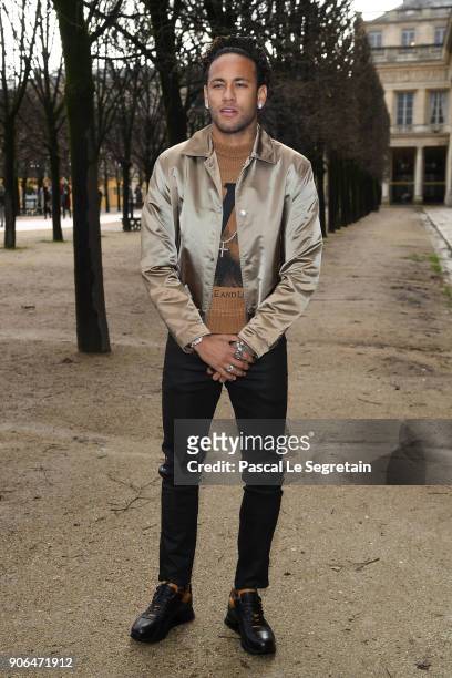 816 Neymar Fashion Stock Photos, High-Res Pictures, and Images - Getty  Images