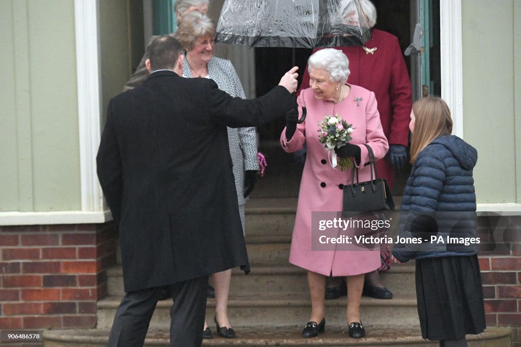 Queen attends WI meeting