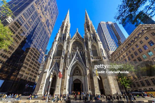 cattedrale di san patrizio a manhattan - cattedrale di san patrizio manhattan new york foto e immagini stock