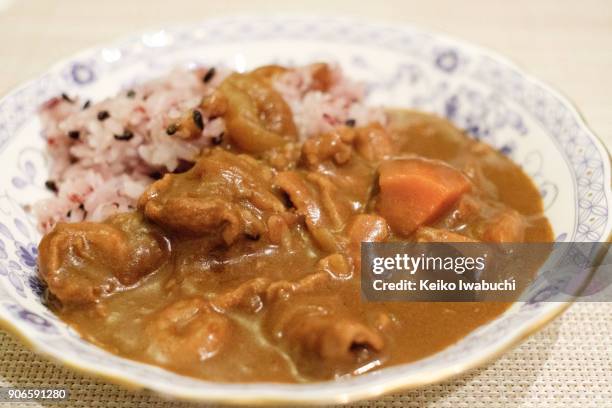 japanese style curry with ten grain rice - yōshoku stockfoto's en -beelden