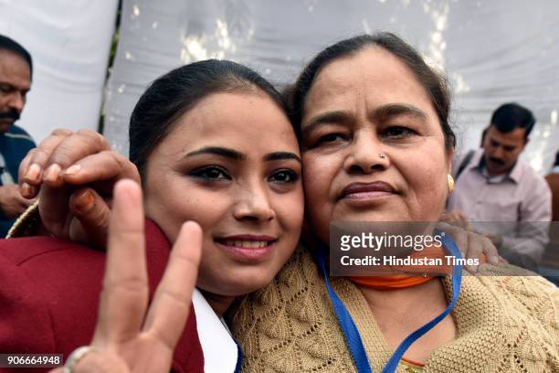 Bharat Award winner Nazia from Uttar Pradesh with her mother during the National Bravery Awards 2017 winner press preview on January 18, 2018 in New...