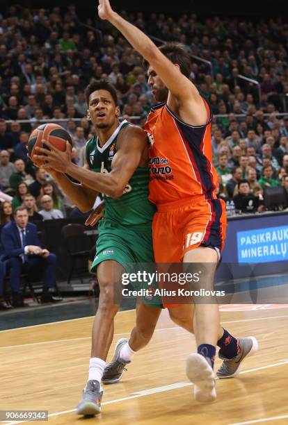 Axel Toupane, #6 of Zalgiris Kaunas competes with Fernando San Emeterio, #19 of Valencia Basket in action during the 2017/2018 Turkish Airlines...