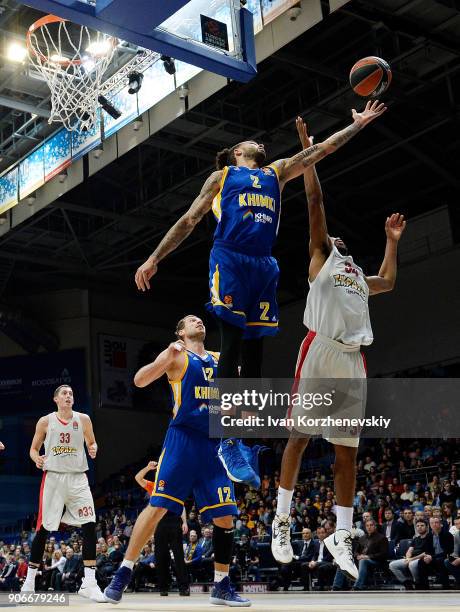 Tyler Honeycutt, #2 of Khimki Moscow Region competes with Hollis Thompson, #34 of Olympiacos Piraeus during the 2017/2018 Turkish Airlines EuroLeague...
