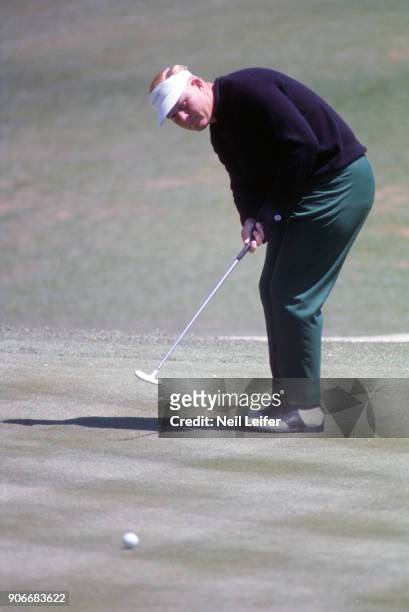 Jack Nicklaus in action, putting during Thursday play at Augusta National. Augusta, GA 4/11/1968 CREDIT: Neil Leifer