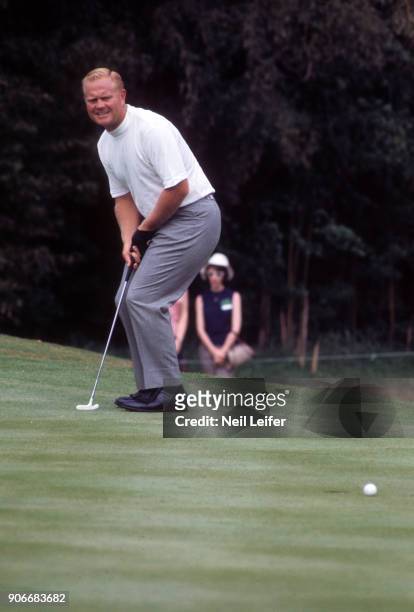 Jack Nicklaus in action, putting during Sunday play at Augusta National. Augusta, GA 4/14/1968 CREDIT: Neil Leifer
