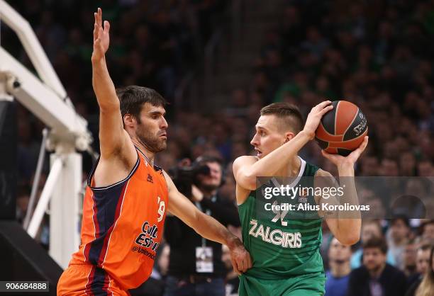 Edgaras Ulanovas, #92 of Zalgiris Kaunas competes with Fernando San Emeterio, #19 of Valencia Basket in action during the 2017/2018 Turkish Airlines...